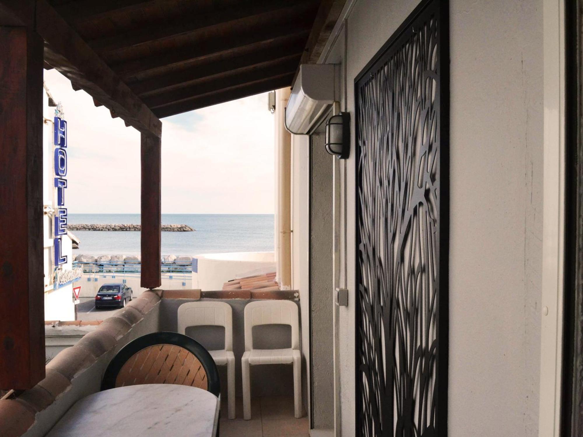 Le Dauphin Bleu Hotel Saintes-Maries-de-la-Mer Room photo