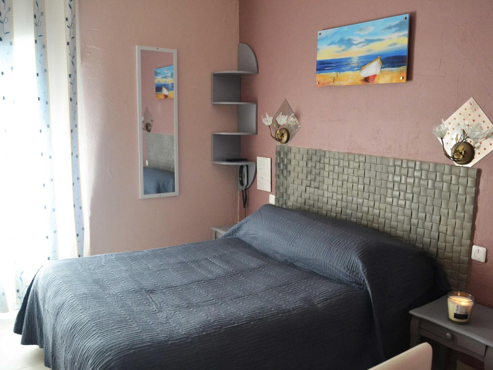 Le Dauphin Bleu Hotel Saintes-Maries-de-la-Mer Room photo
