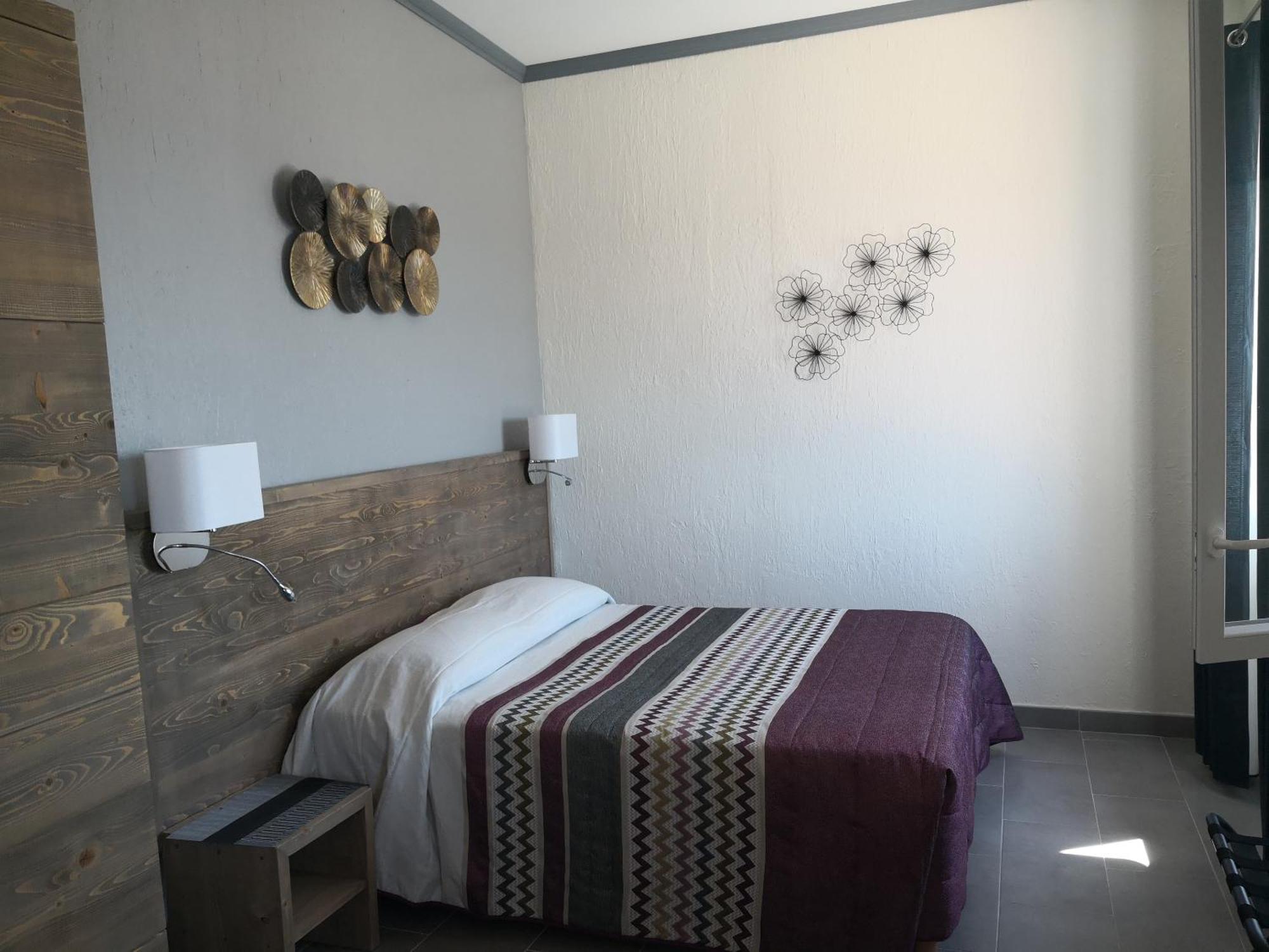 Le Dauphin Bleu Hotel Saintes-Maries-de-la-Mer Room photo