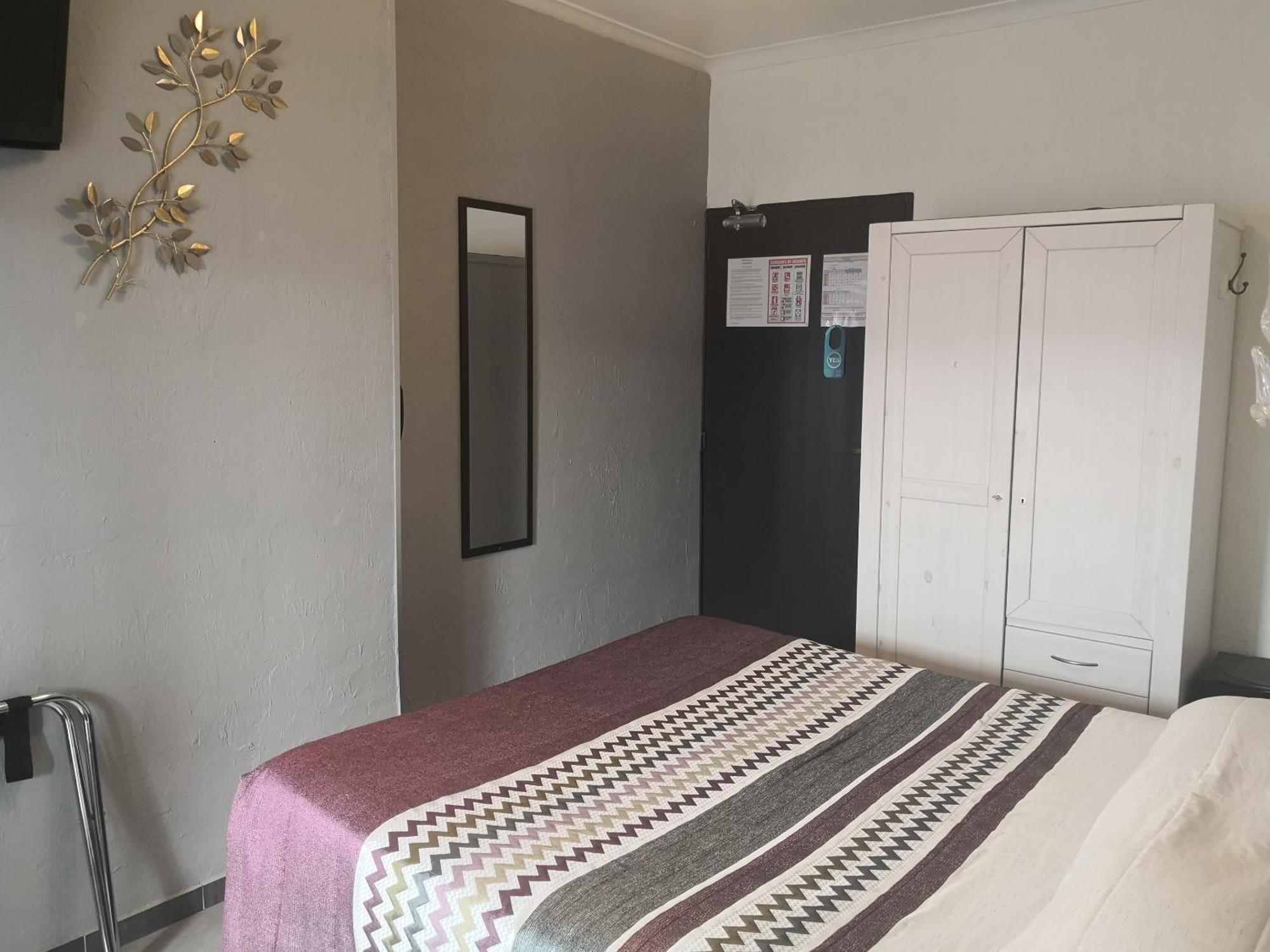 Le Dauphin Bleu Hotel Saintes-Maries-de-la-Mer Room photo